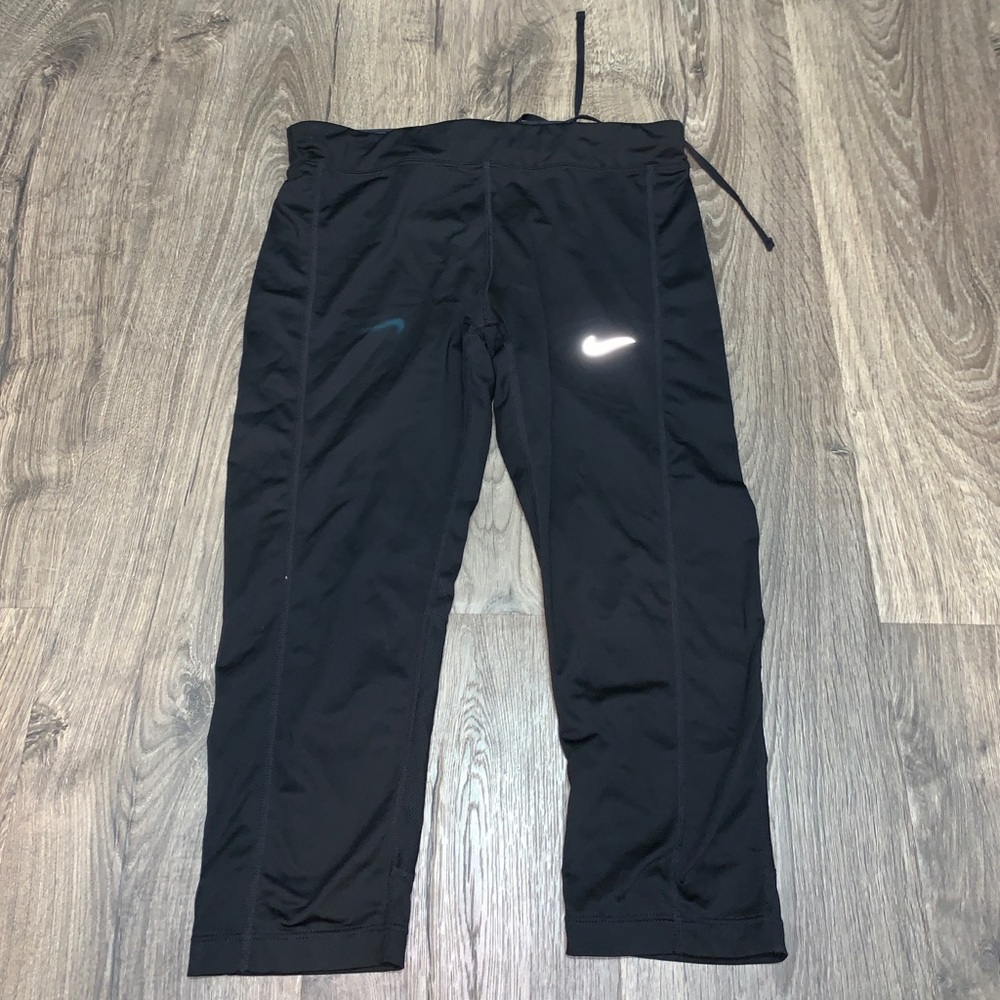 Nike crop leggings size medium